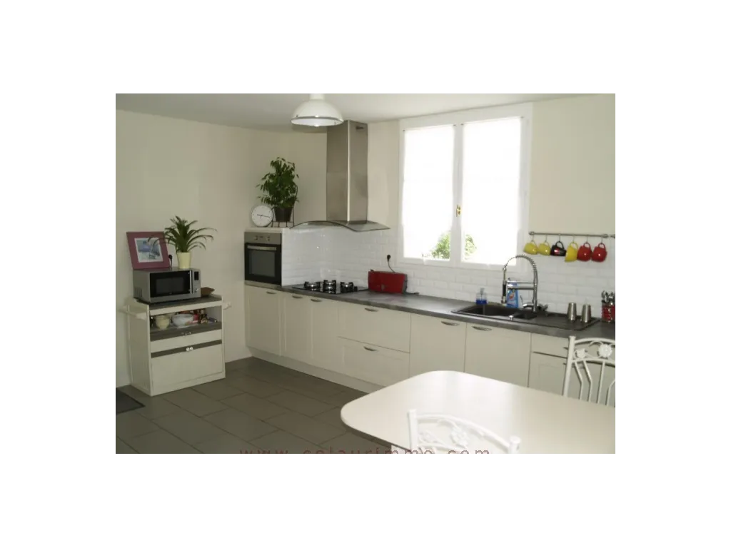  BEAUTIFUL BUNGALOW HOUSE ON HIS LAND OF 2821 M ²