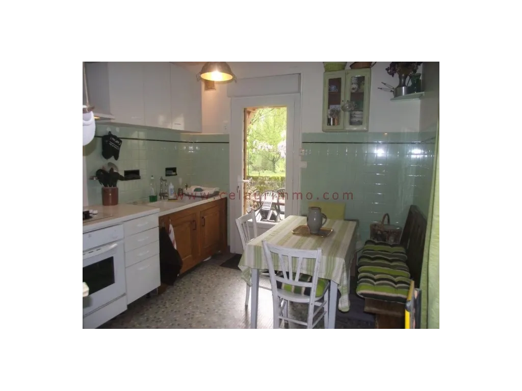 VERY PRETTY VILLAGE HOUSE