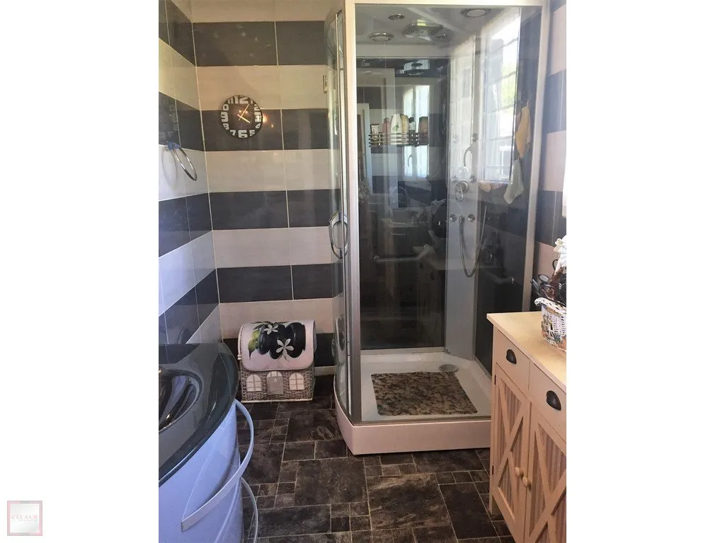 MAISON DE VILLE AU CALME JARDIN 600 M²