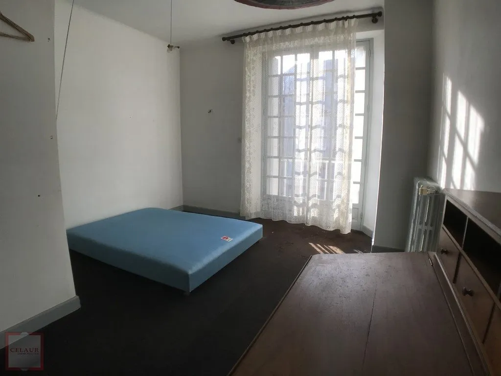 MAISON 2 APPARTEMENTS ET GARAGES