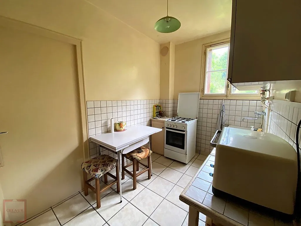 MAISON EN PIERRE AVEC 1600M² DE TERRAIN