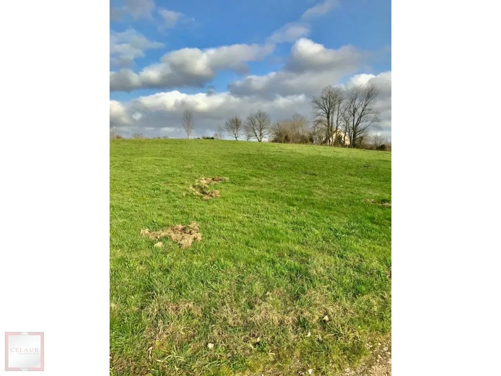 TERRAIN AVEC CU ET VUE DEGAGEE