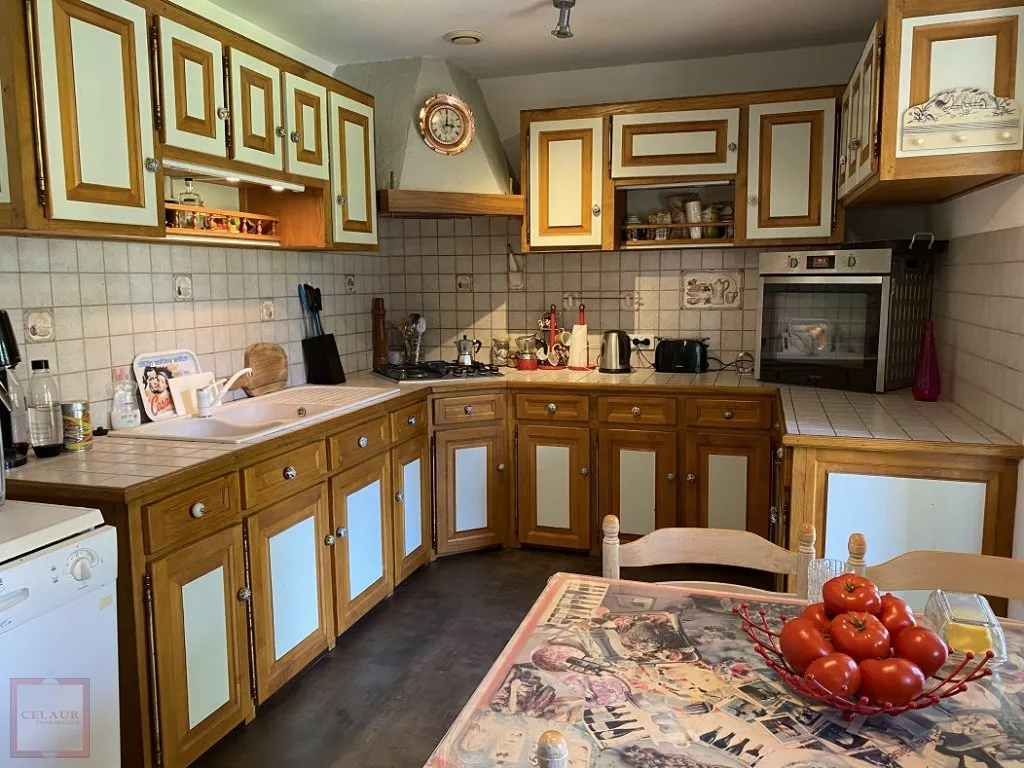 COUNTRY HOUSE WITH OUTBUILDINGS ON THE DORDOGNE BORDER