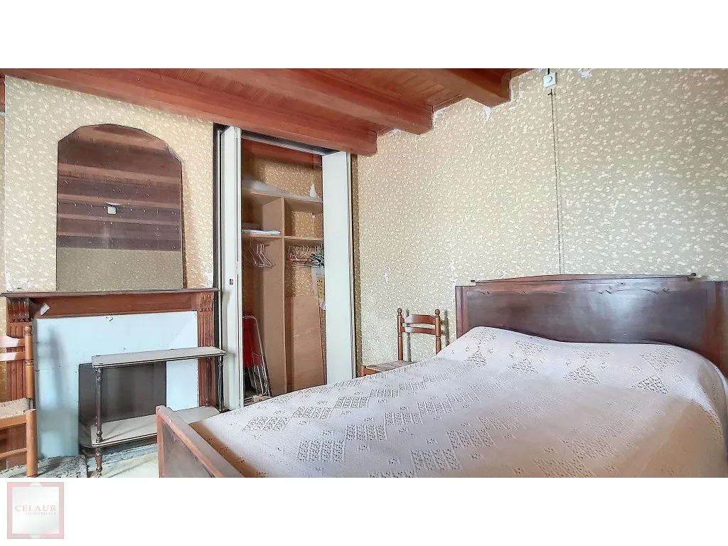 ENSEMBLE EN PIERRE DE CARACTERE