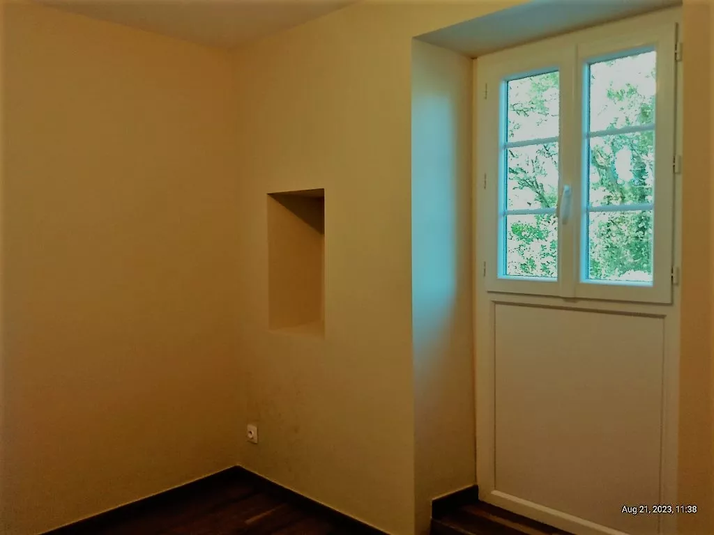 MAISON EN PIERRE Proche de BEAULIEU