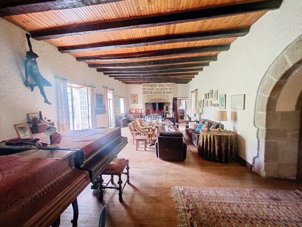 MAISON ET GITE SUR 5783 M²