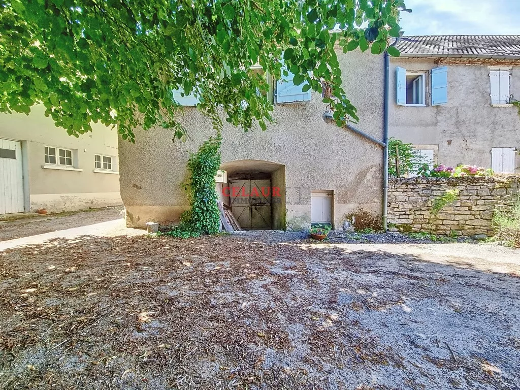 maison de bourg en pierre (sans jardin)