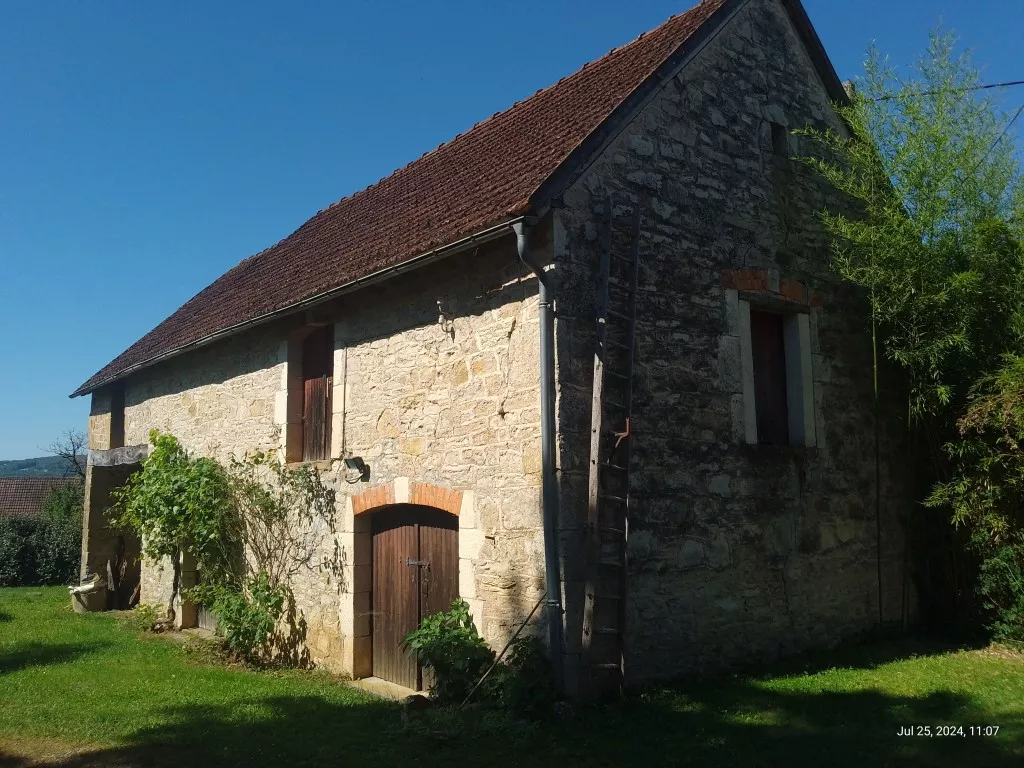 MAISON EN PIERRE ET SA GRANGE