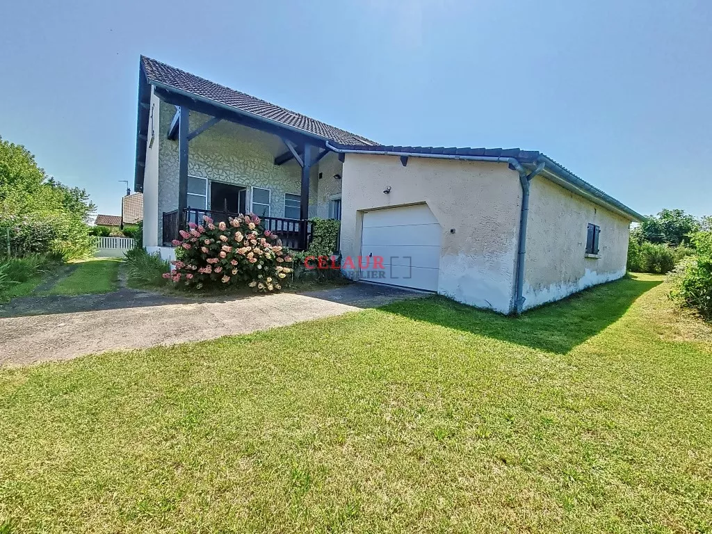 LARGE SINGLE-STOREY HOUSE - Dupli