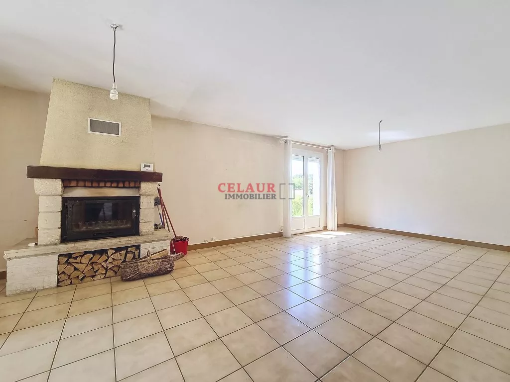 LARGE SINGLE-STOREY HOUSE - Dupli