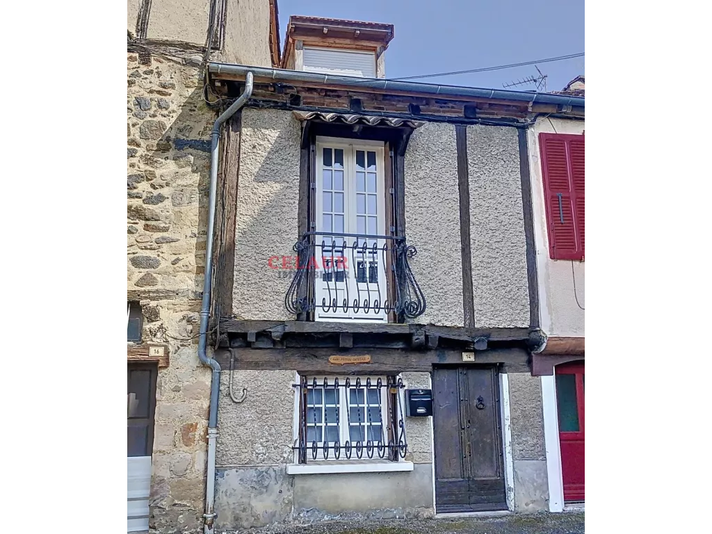 COQUETTE MAISON DE VILLAGE