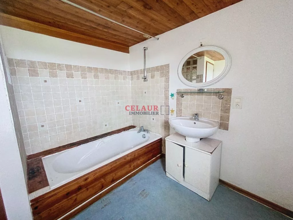 MAISON BOIS ET PIERRE SUR 1151 M²