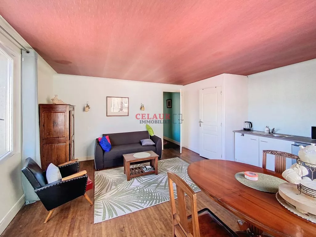 MAISON DE VILLE AVEC LOCAL EN REZ-DE-CHAUSSEE