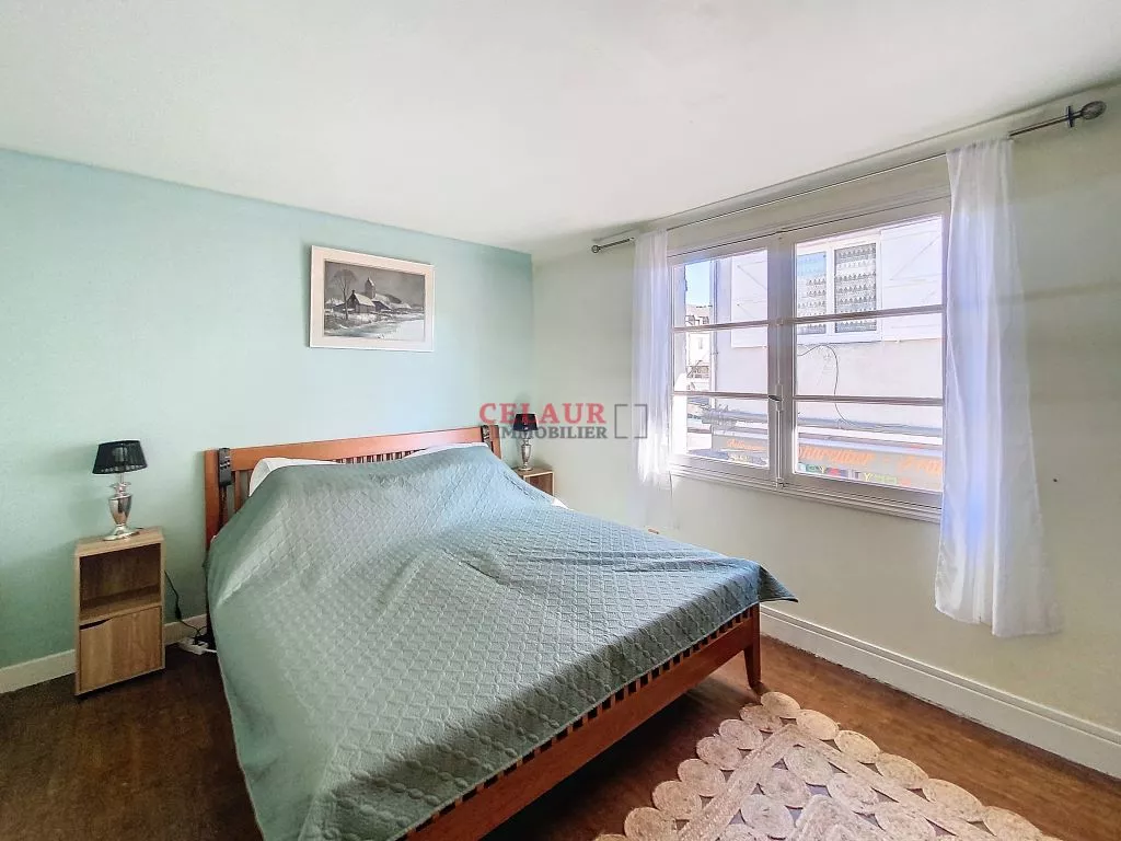 MAISON DE VILLE AVEC LOCAL EN REZ-DE-CHAUSSEE