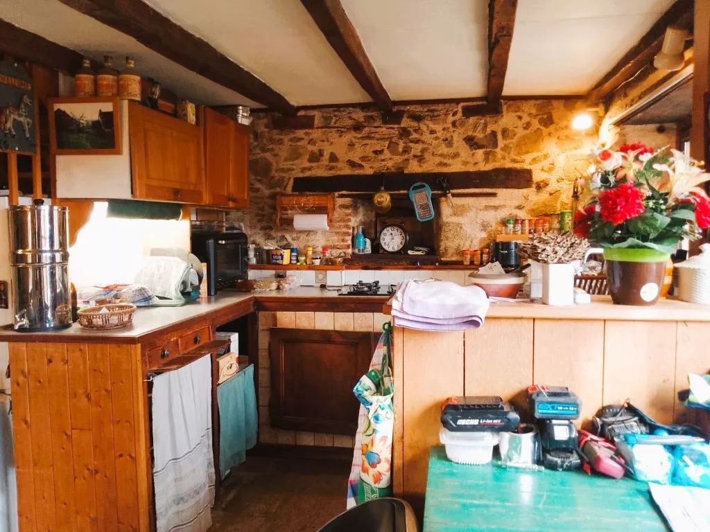 MAISON EN PIERRE ANCIENNE