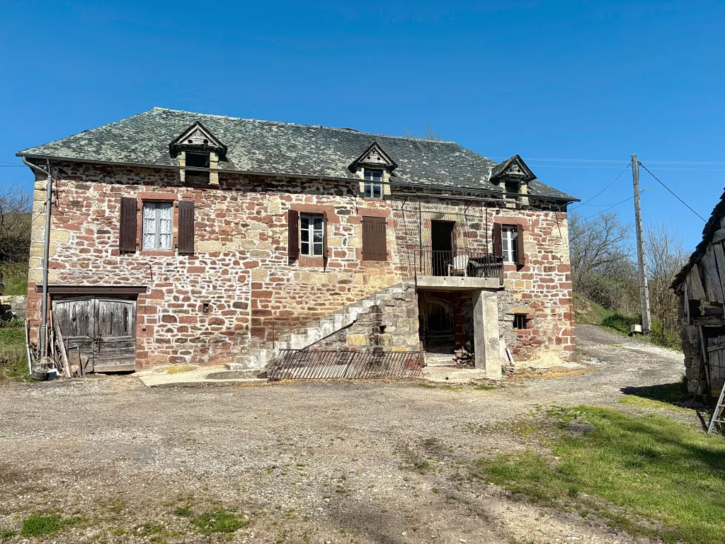 Corps de ferme avec 11 ha et deux sources