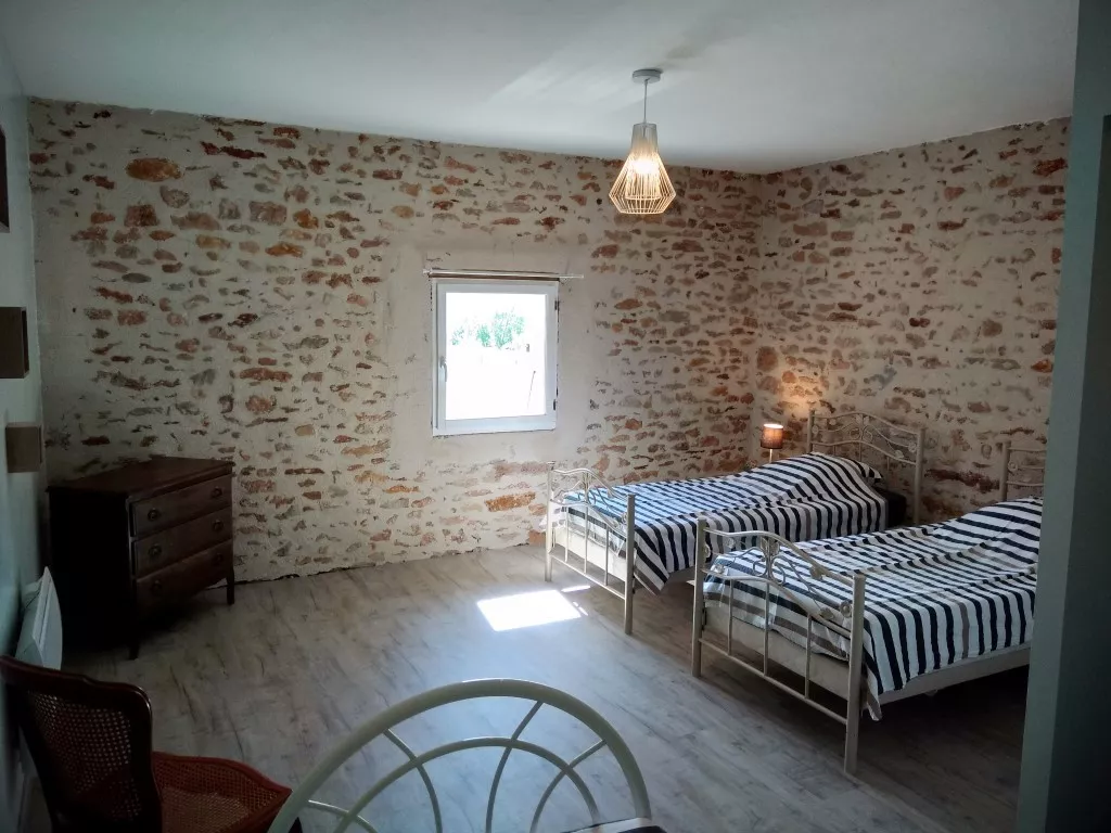 MAGNIFIQUE PROPRIETE EN PIERRE