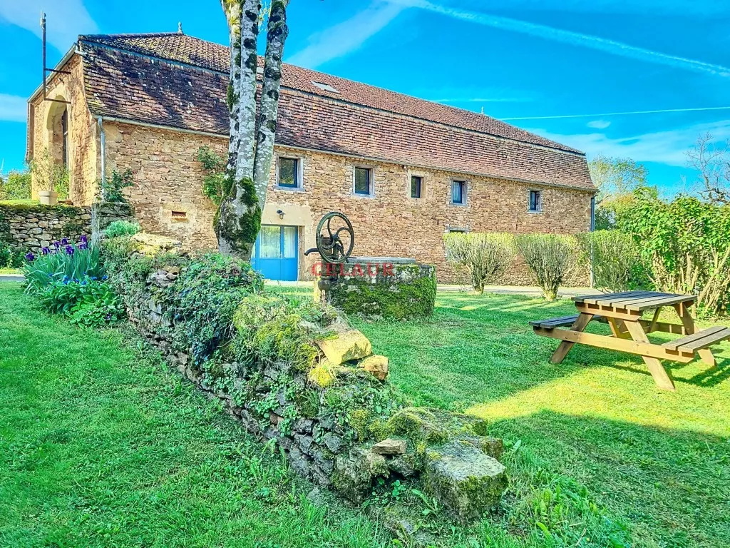 MAGNIFIQUE PROPRIETE EN PIERRE