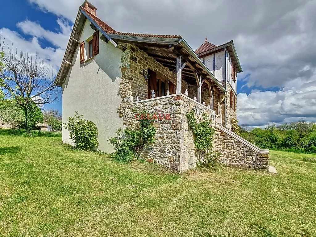 maison de caractère avec vue imprenable sur la vallée de la Dordogne