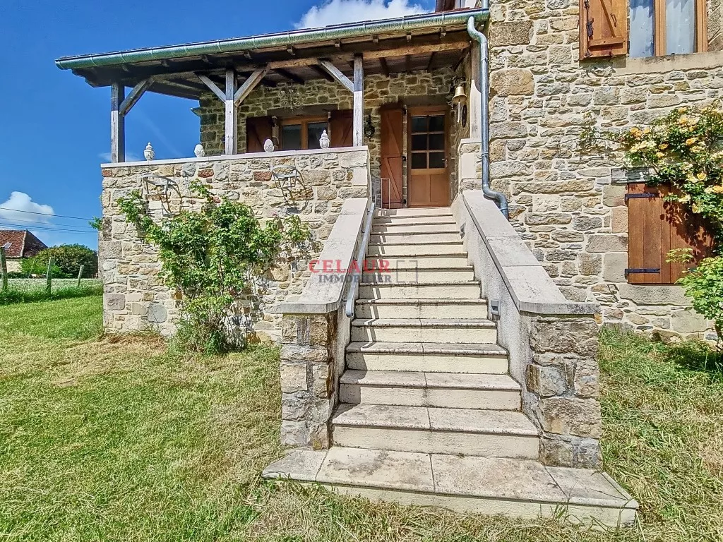 maison de caractère avec vue imprenable sur la vallée de la Dordogne