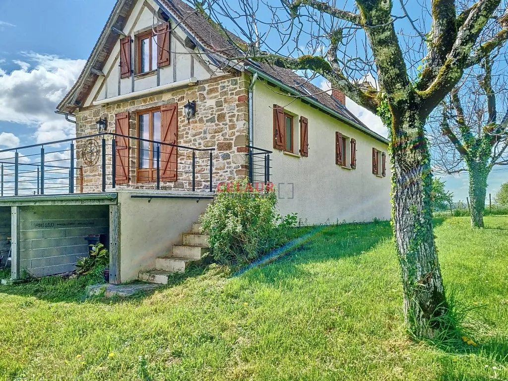 maison de caractère avec vue imprenable sur la vallée de la Dordogne