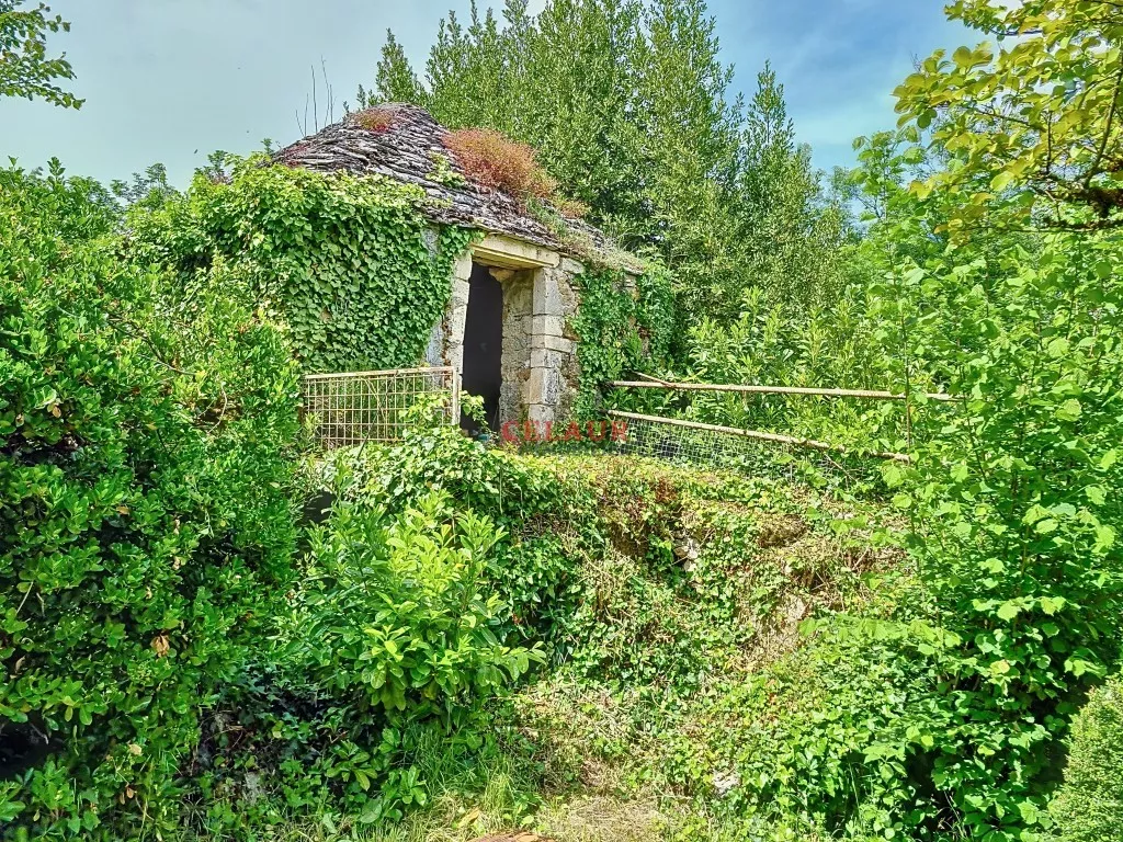 Villa en pierres sèches avec vue panoramique .