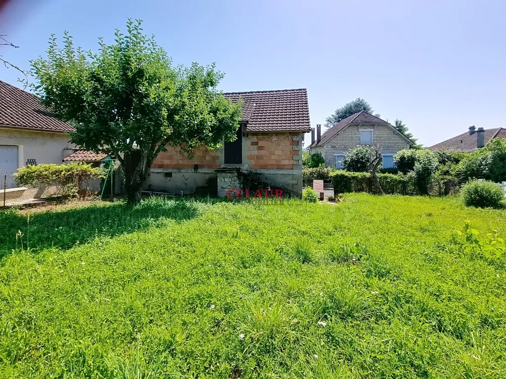 BATISSE AVEC 600M² DE TERRAIN