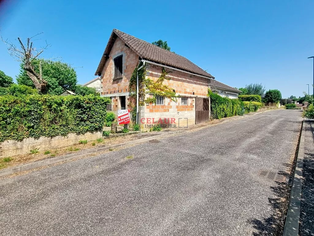 BATISSE AVEC 600M² DE TERRAIN