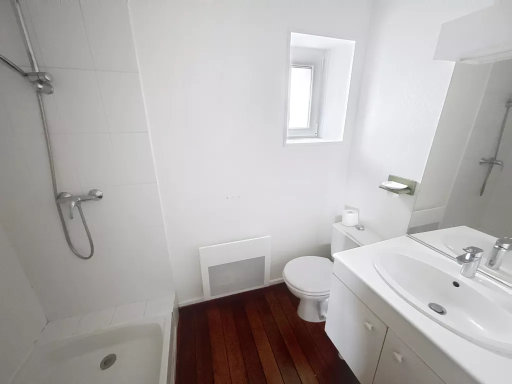 Appartement F2 id&eacute;alement situ&eacute;