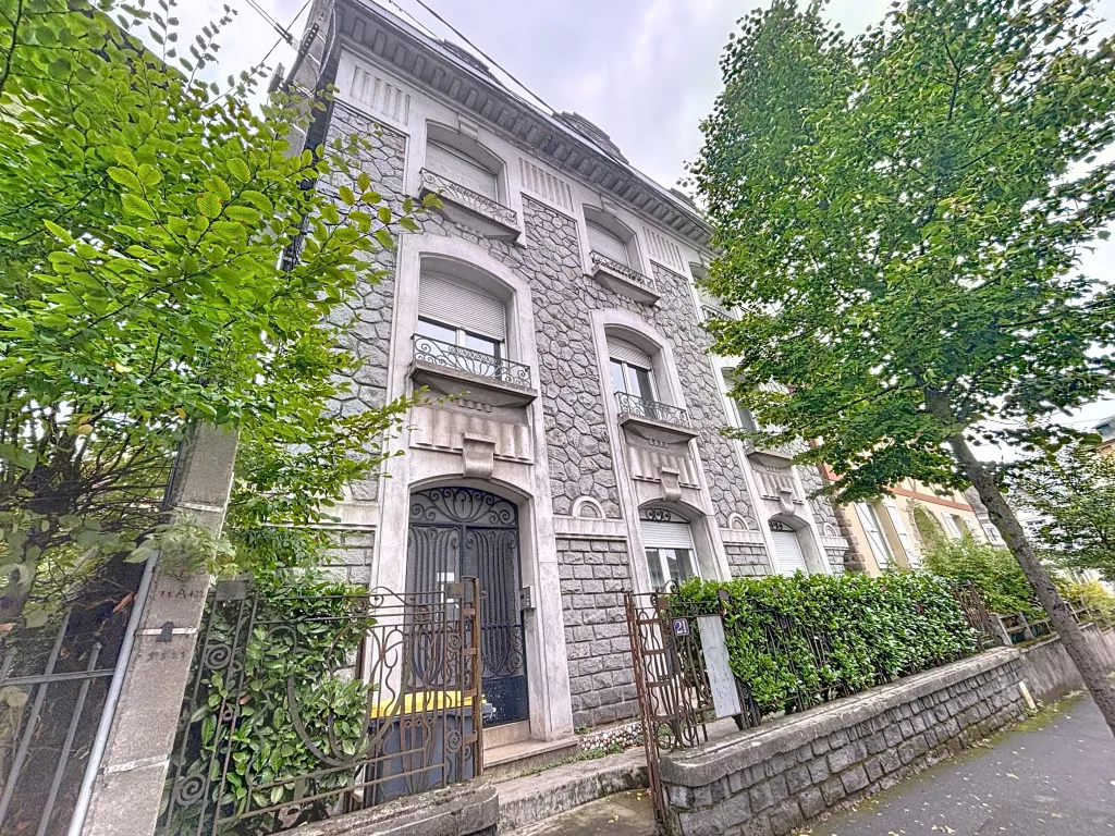 Appartement F2 id&eacute;alement situ&eacute;