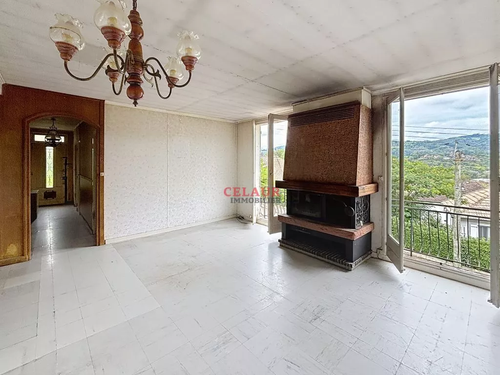 PAVILLON A RENOVER PROCHE COMMERCES