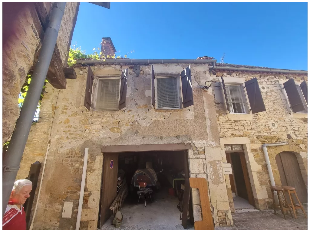 Maison de caractère  en pierre à rénover