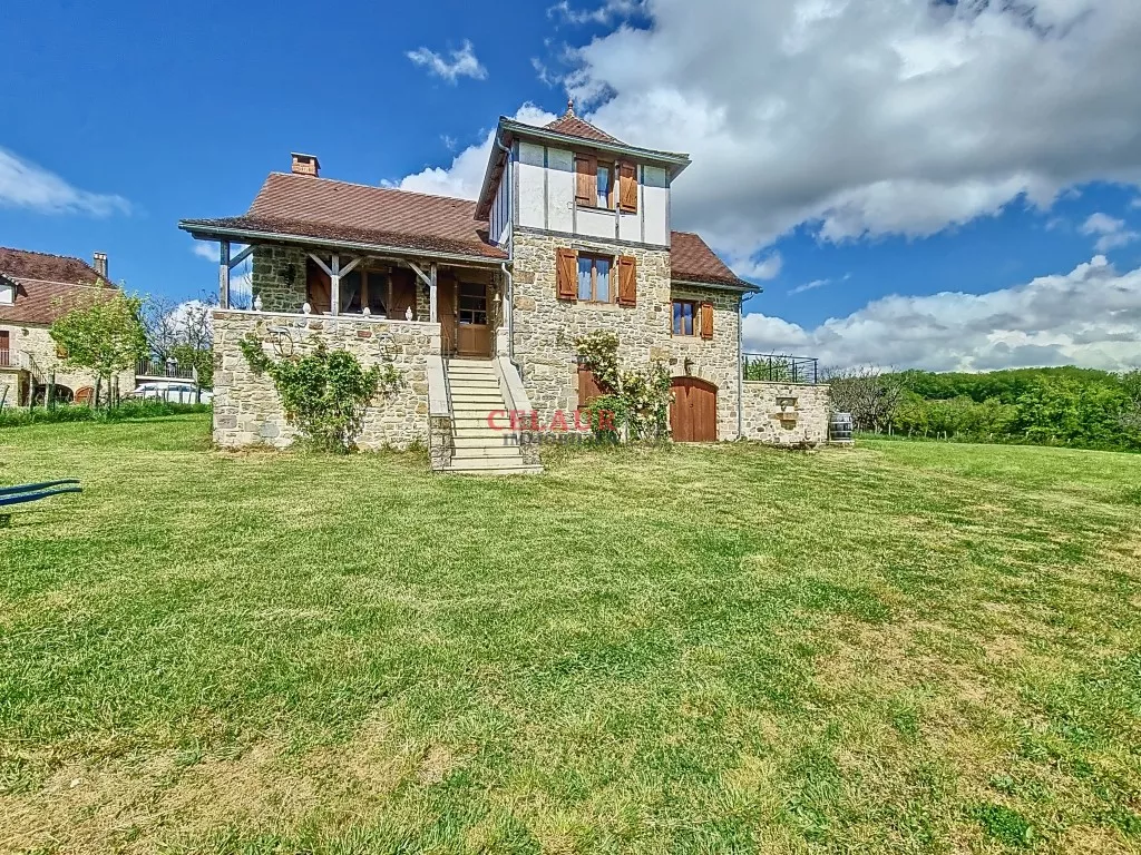 maison de caractère avec vue imprenable sur la vallée de la Dordogne