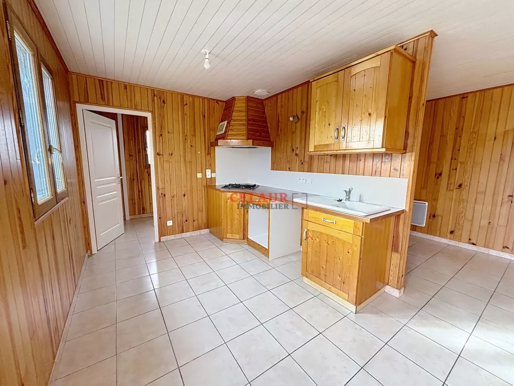 PLAIN PIED A OSSATURE BOIS SUR 1566 M² DE TERRAIN