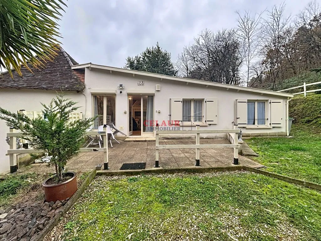 SMALL HABITABLE HOUSE ON 2400 M&sup2; OF LAND