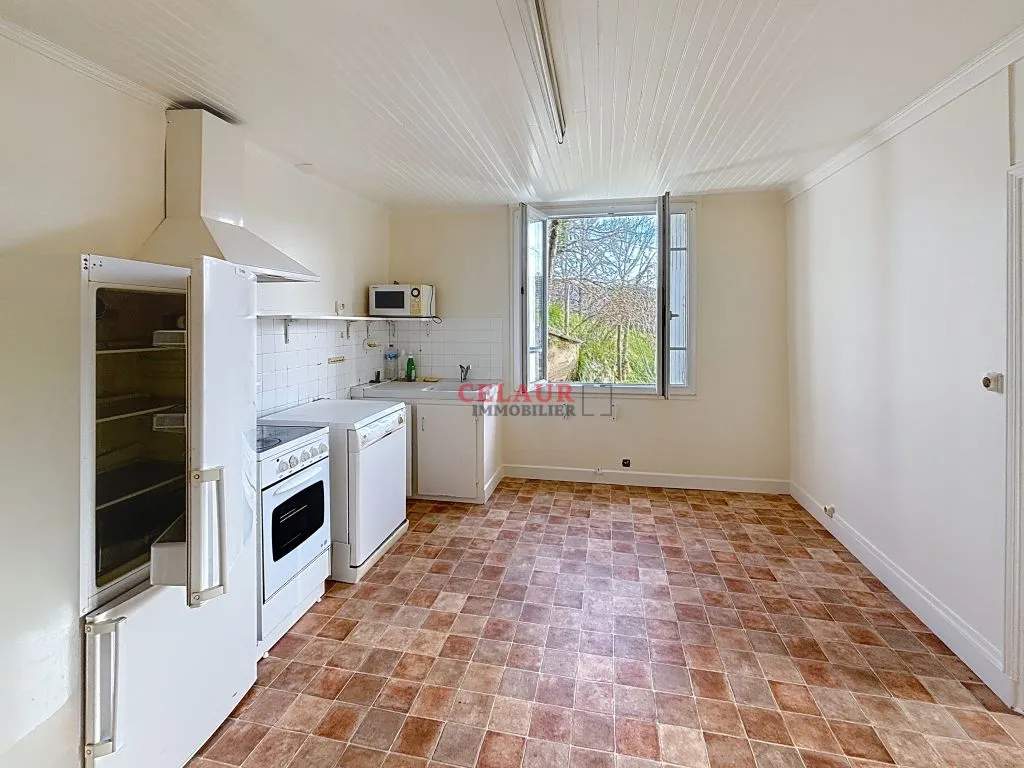 IMMEUBLE DE 2 APPARTEMENTS AVEC JARDIN