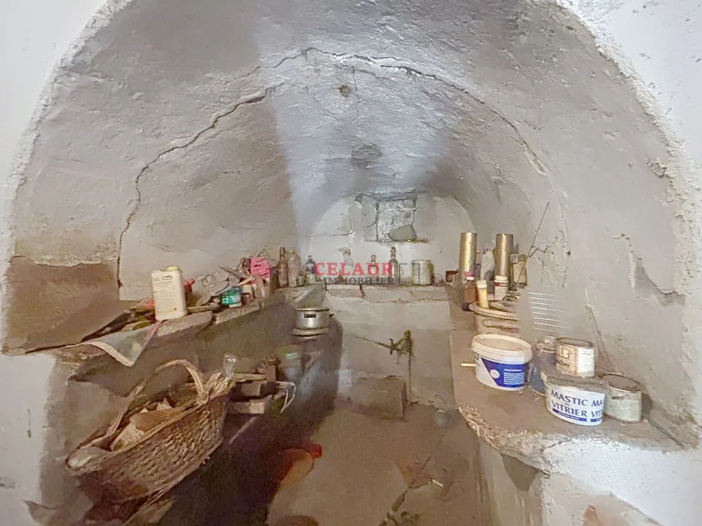 CORPS DE FERME SUR 9 HA VALLEE DORDOGNE