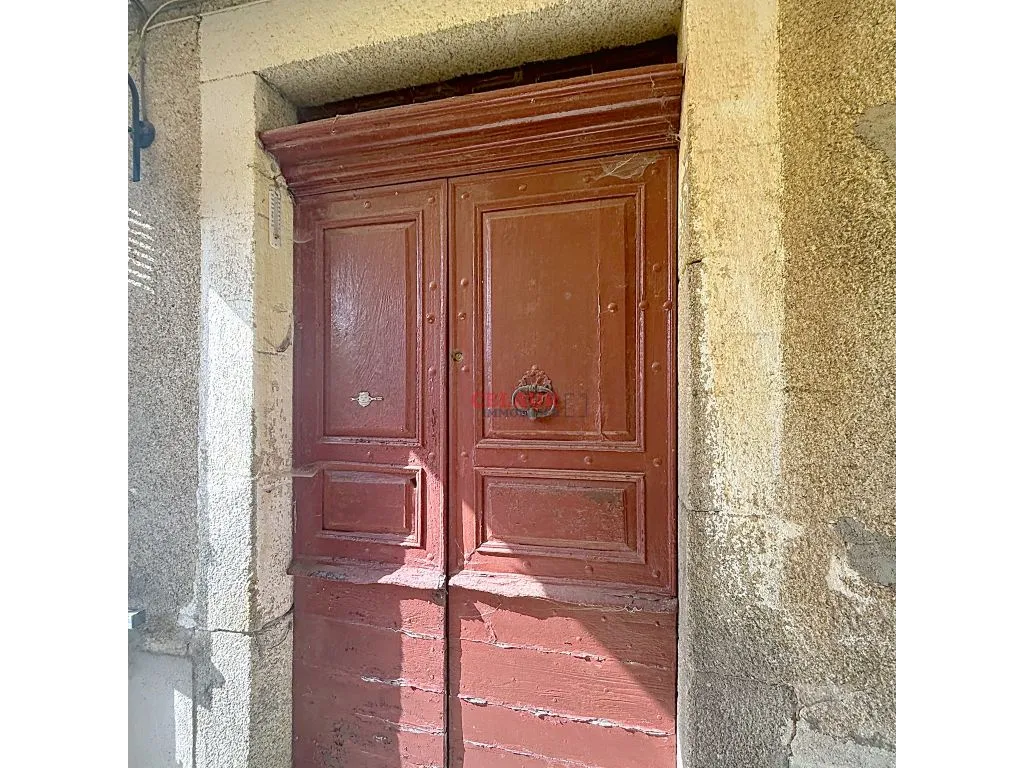 CORPS DE FERME SUR 9 HA VALLEE DORDOGNE