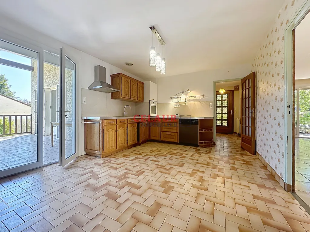 LARGE SINGLE-STOREY HOUSE - Dupli - Dupli