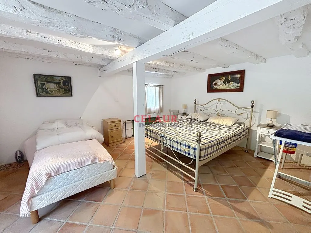 CHARMING STONE COTTAGE WITH OUTBUILDING ON 8419 M&sup2;