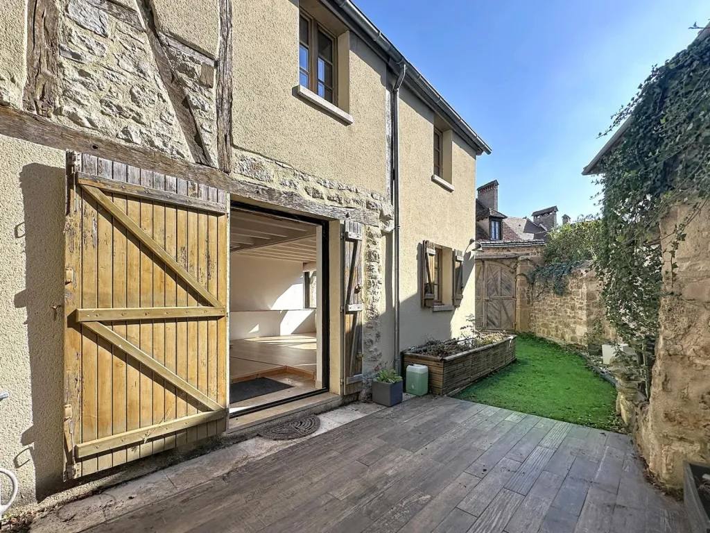 MAISON DE CARACTERE CARENNAC